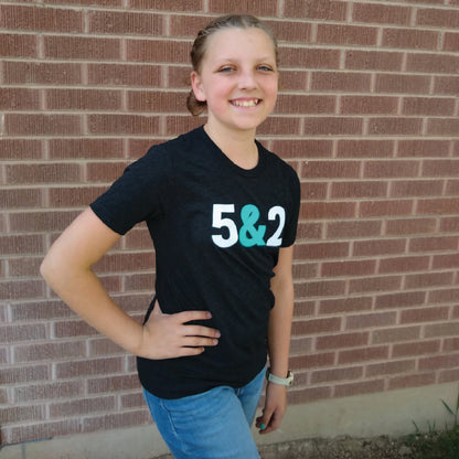 5&2 T-Shirt